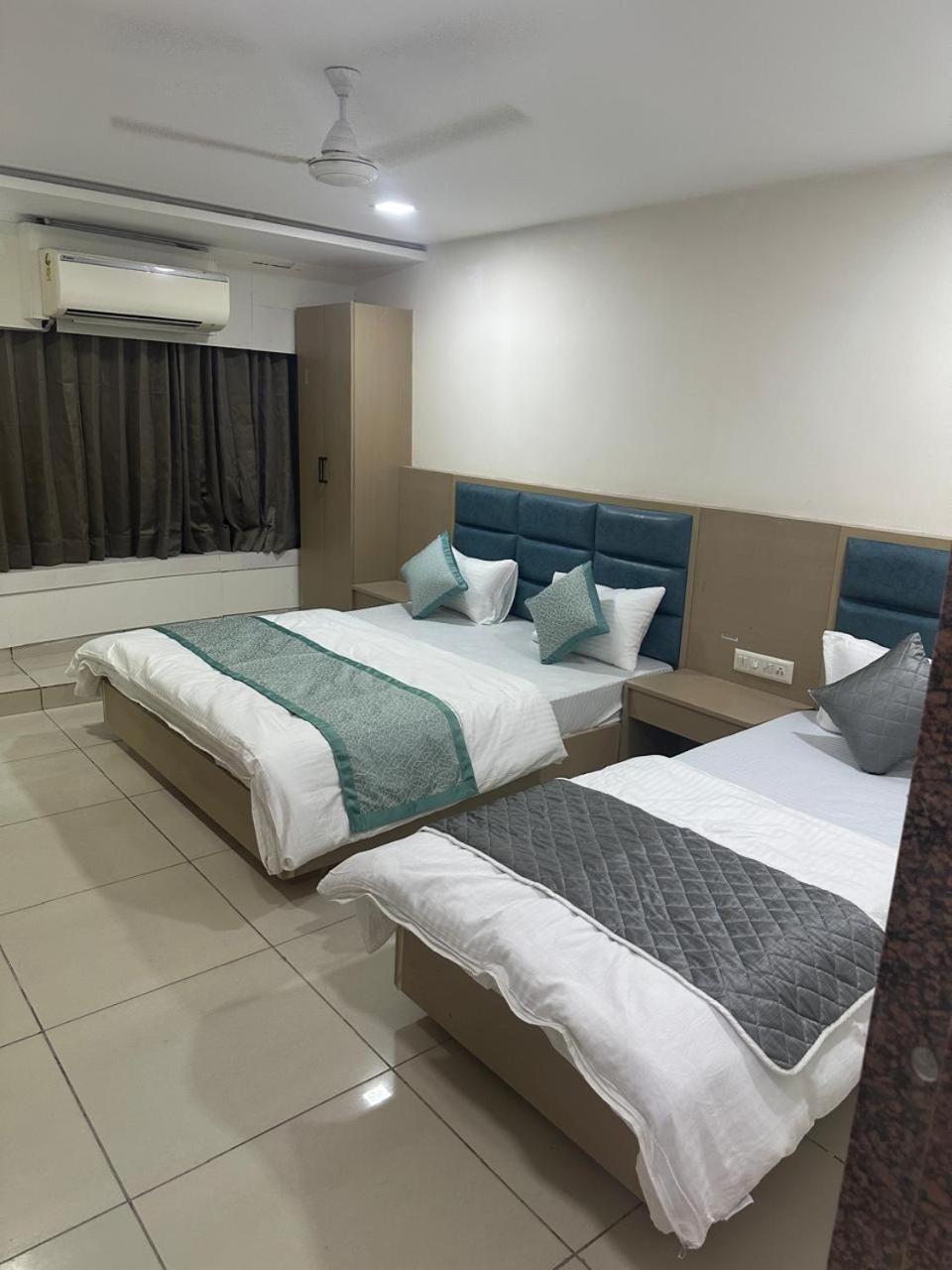 Hotel Nest View 아흐메다바드 외부 사진