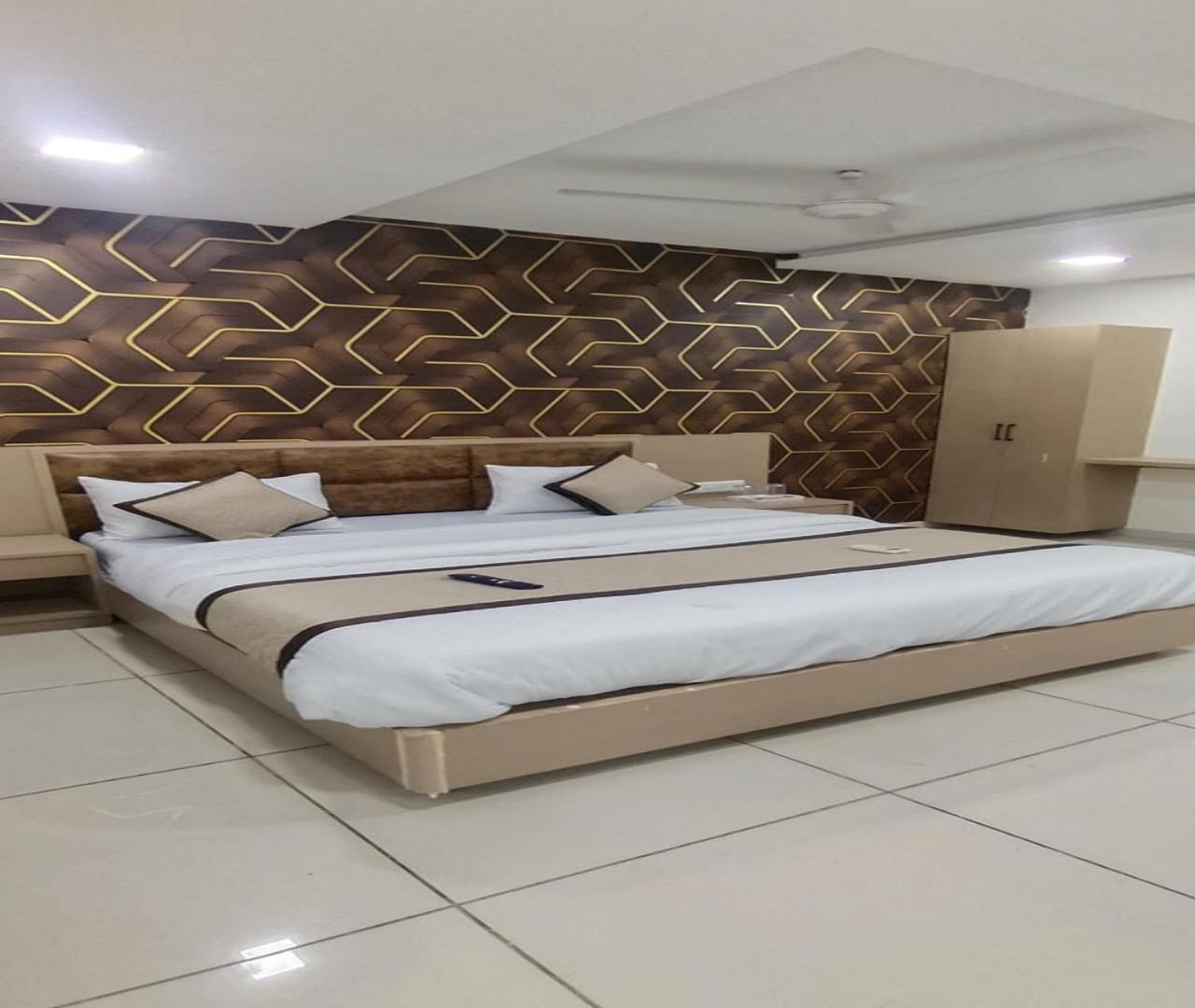 Hotel Nest View 아흐메다바드 외부 사진