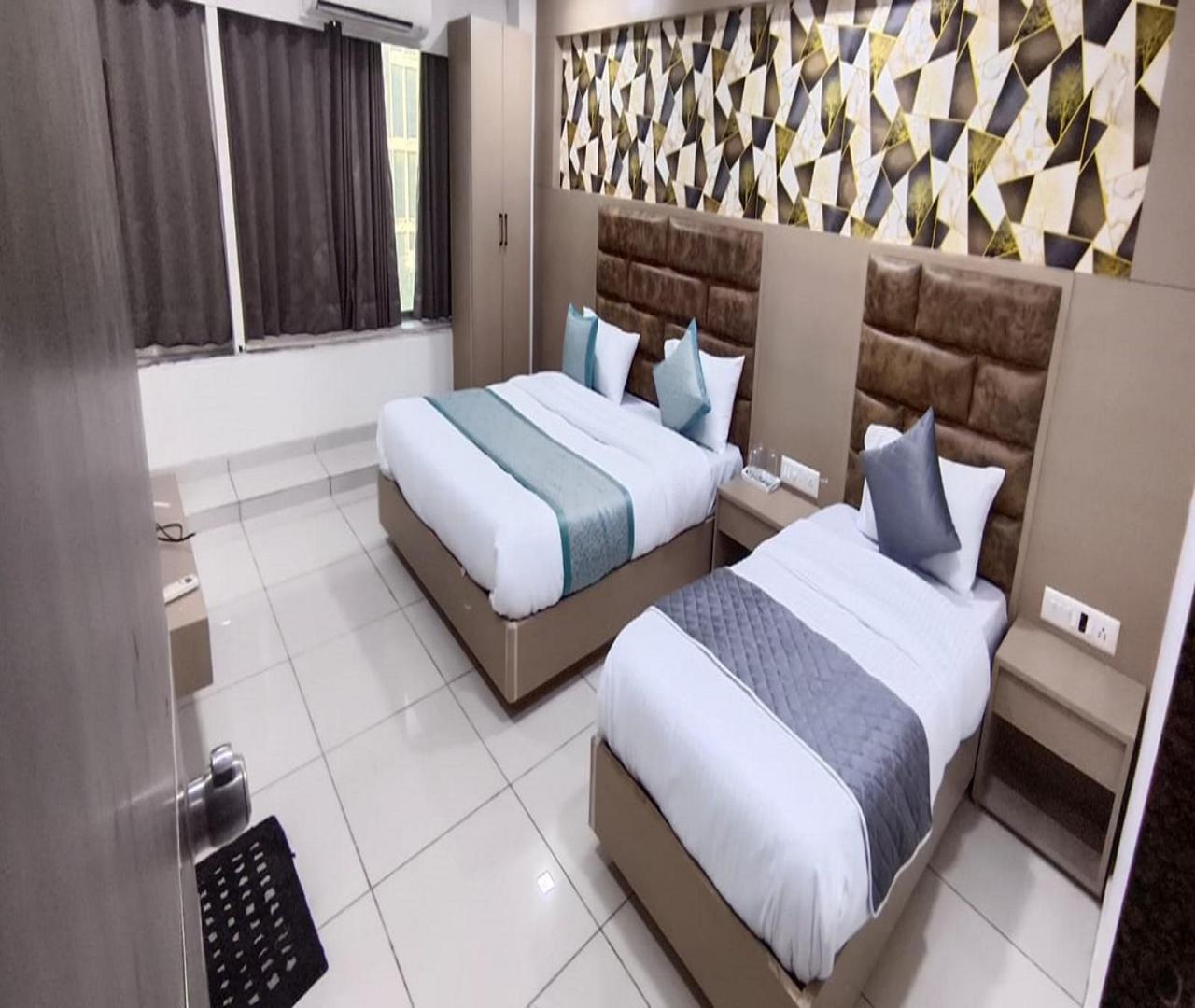Hotel Nest View 아흐메다바드 외부 사진